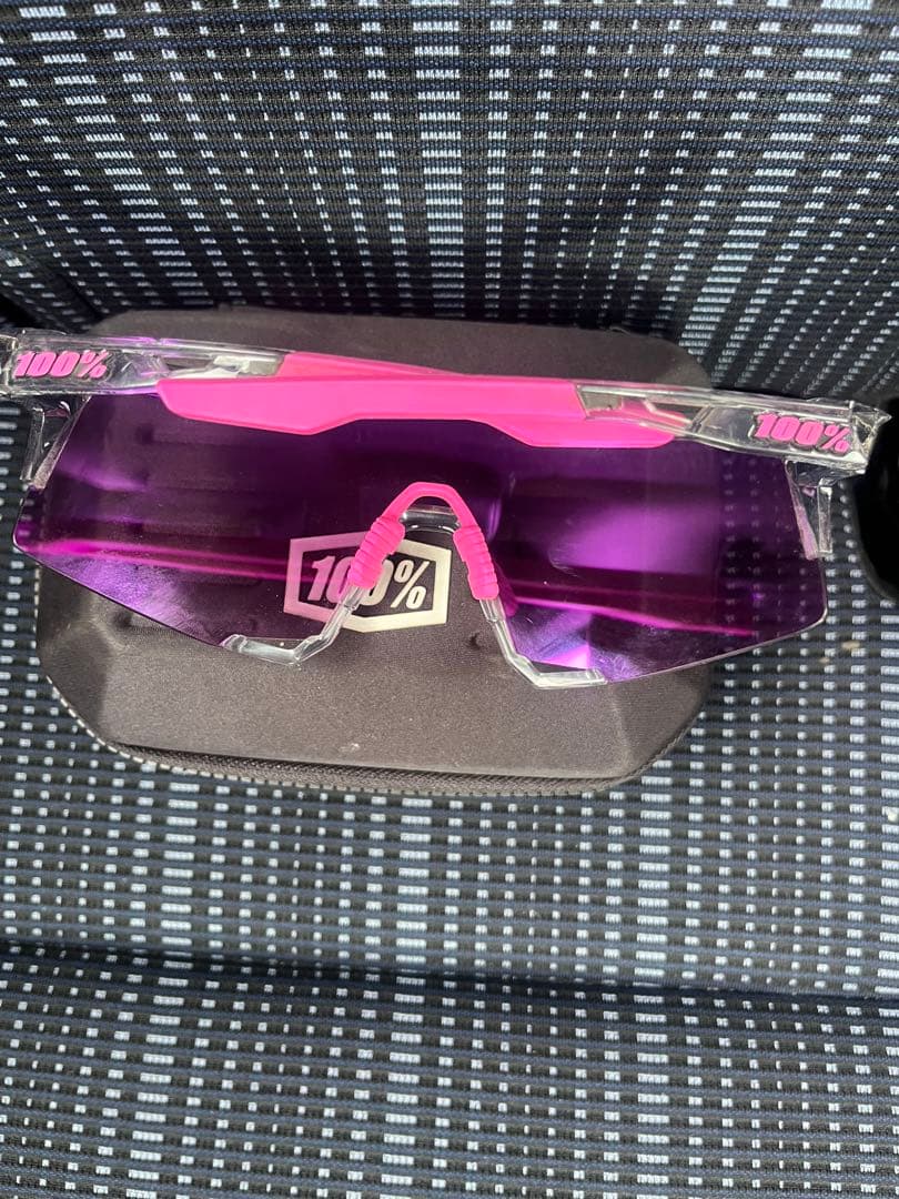 100% ピンクミラー スポーツサングラス
