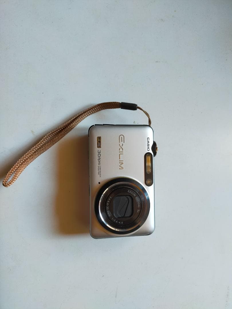 CASIO EXILIM EX-FC100 高速度撮影 コンパクトデジタルカメラ