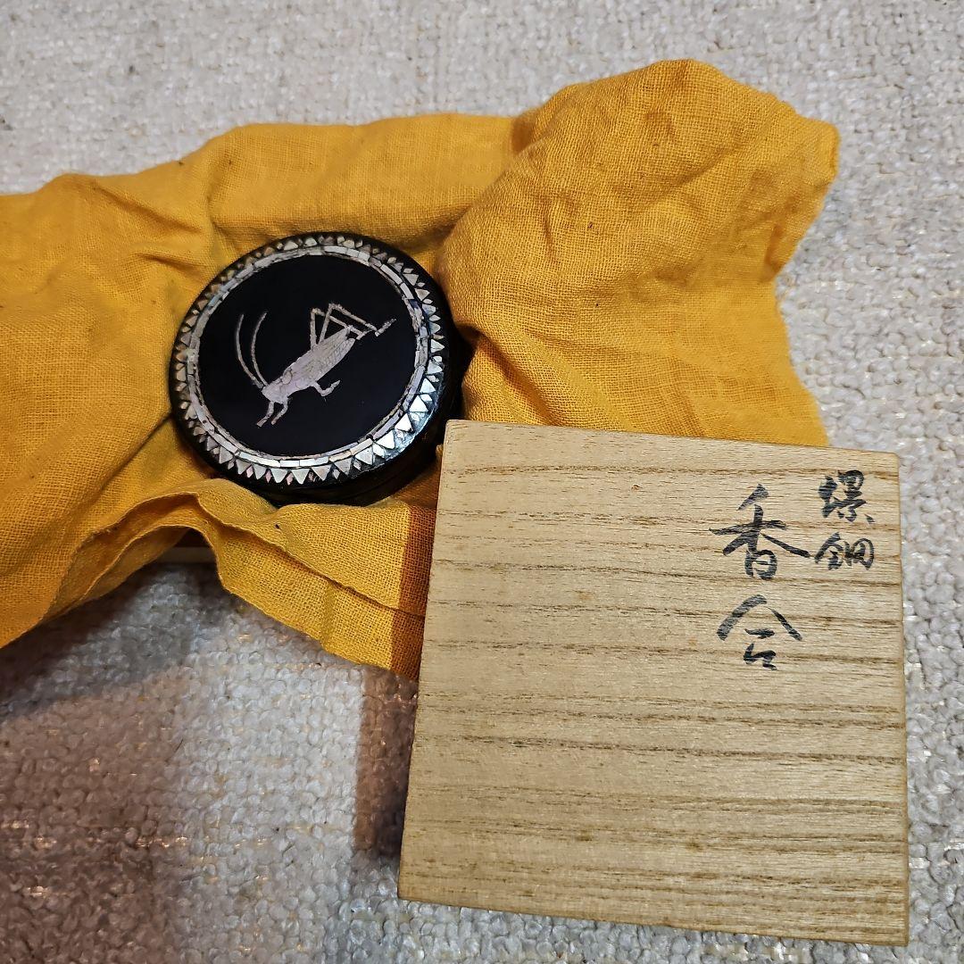 明末清初 昆虫文(キリギリス)青貝 螺鈿 香合