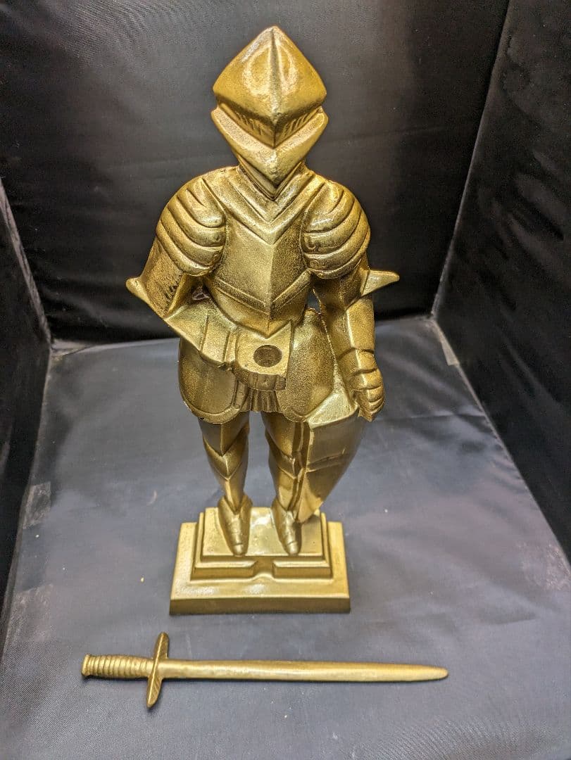 ☆b184、中世ヨーロッパ 西洋 騎士 ナイト 金属製 壁掛け オブジェ