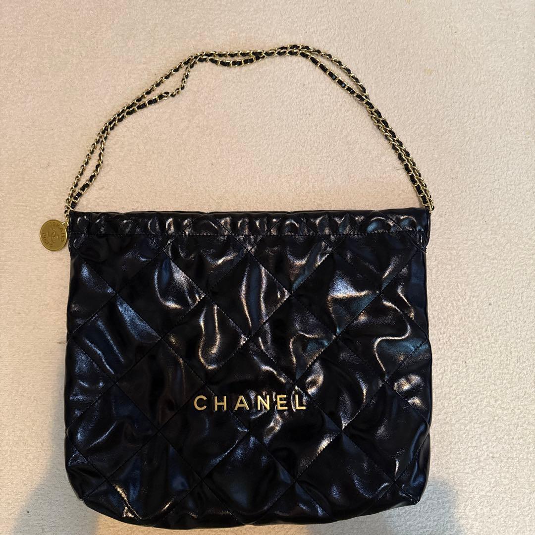 ゆう ブラックノベルティ レザー ショルダーバッグ