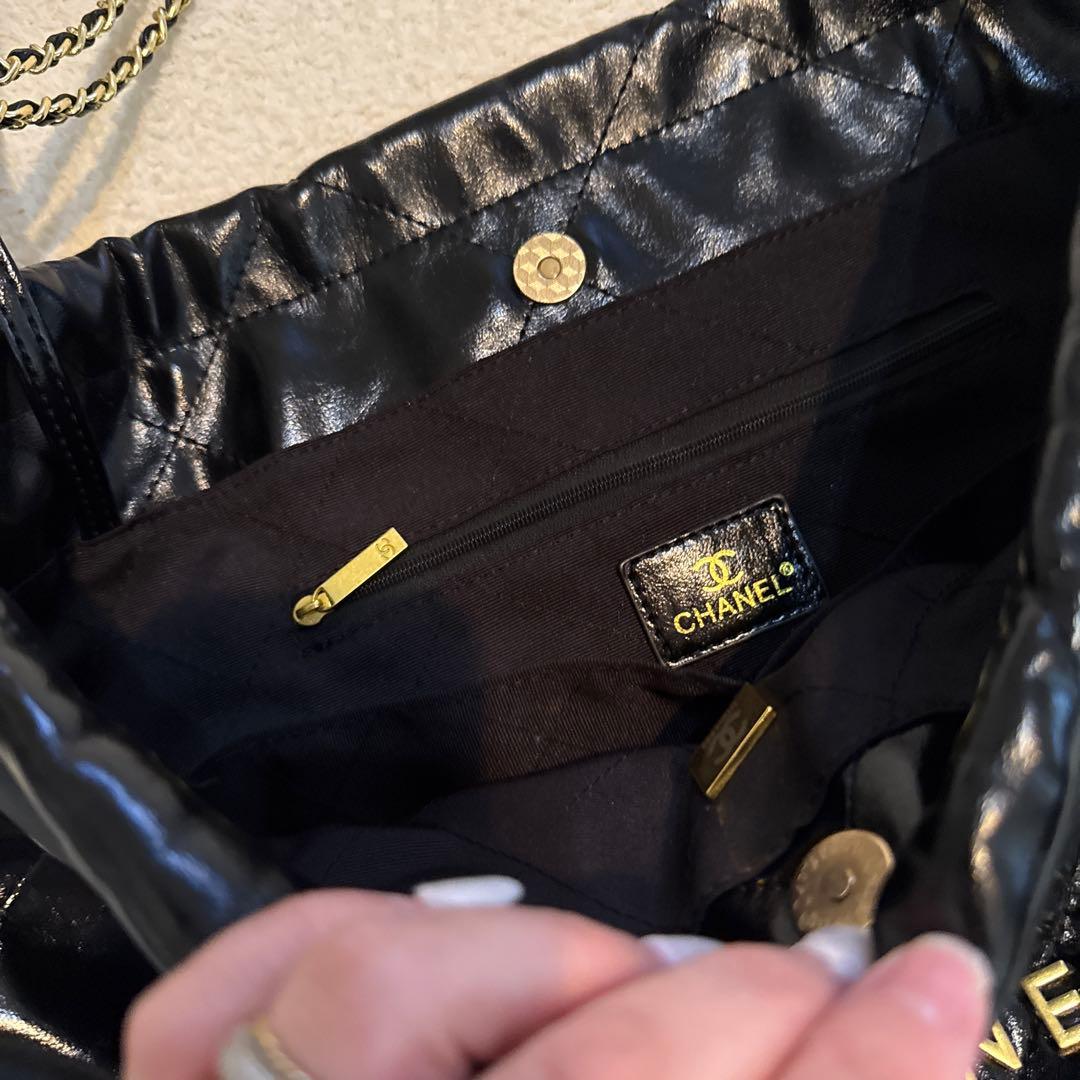 ゆう ブラックノベルティ レザー ショルダーバッグ