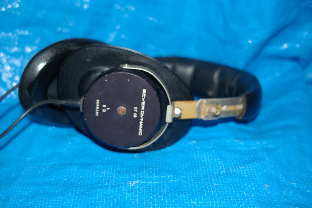 Beyerdynamic DT 48 ヘッドフォン中古難ありの出品です、