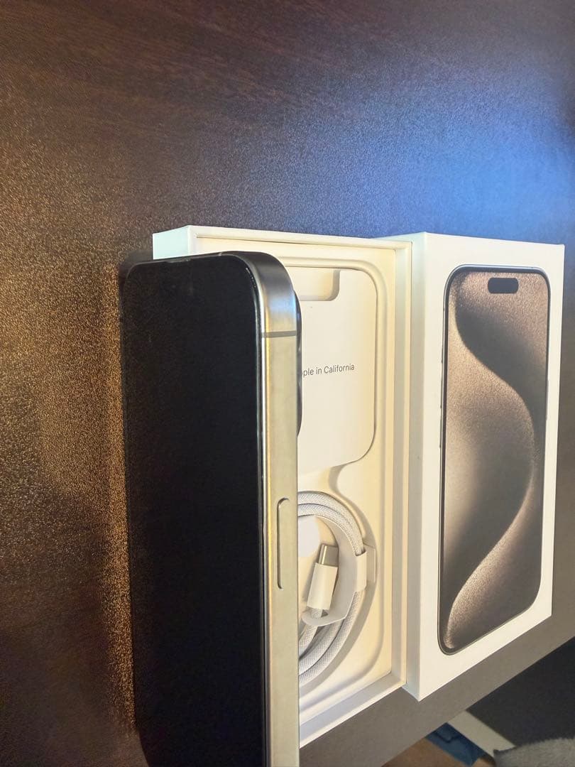 Apple iPhone 15 Pro 本体 256GB ナチュラルチタニウム