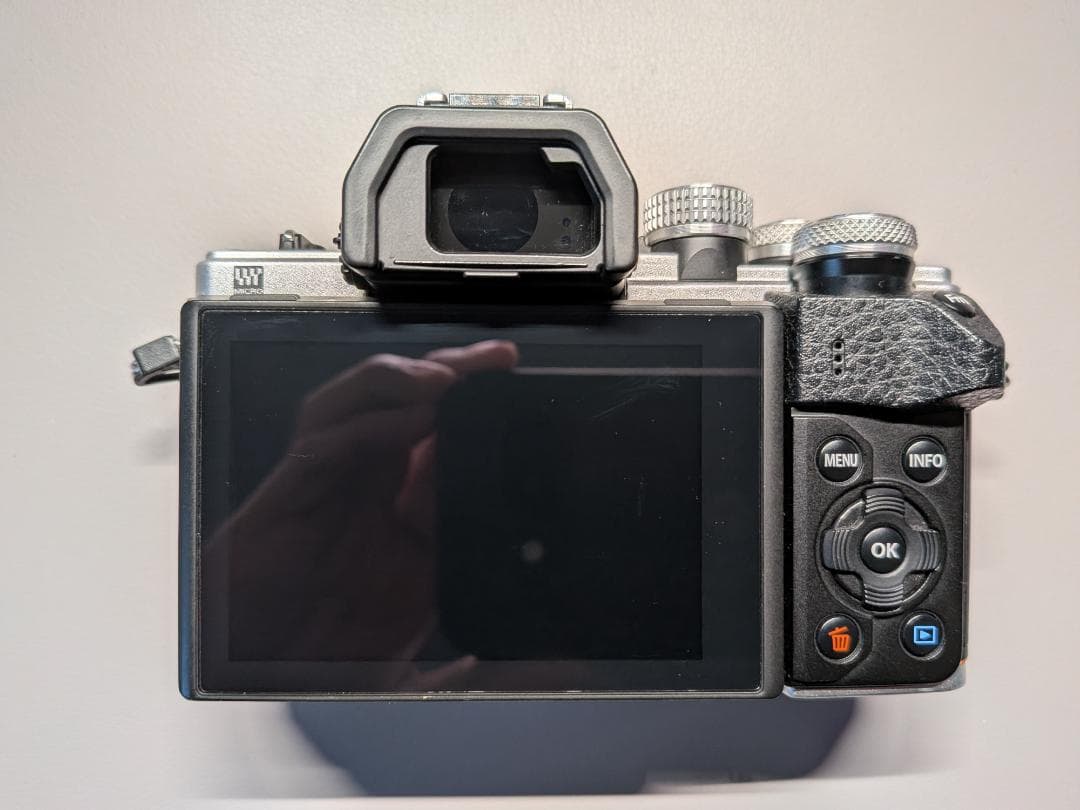 【値下げ不可】オリンパス OM-D E-M10 Mark II （ジャンク品）