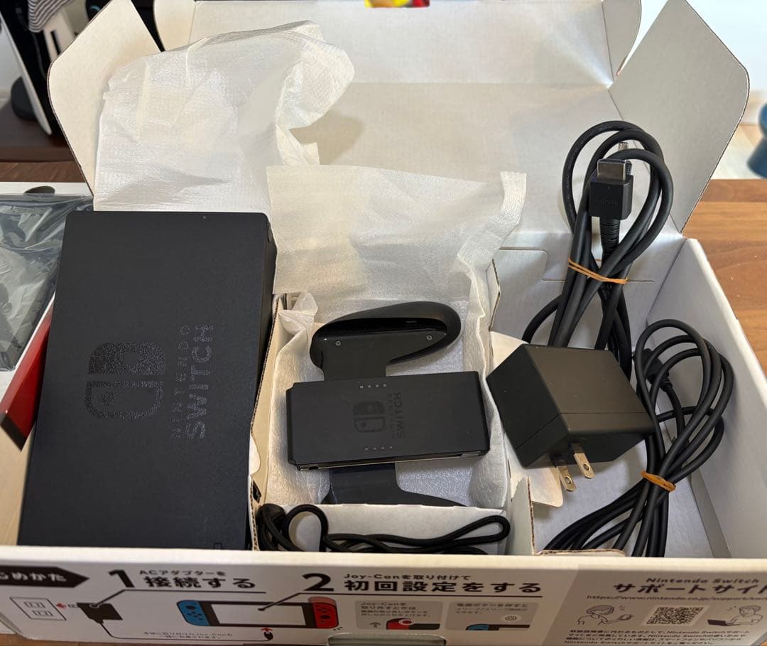 Nintendo Switch 本体　ソフト5本　セット　ケース付