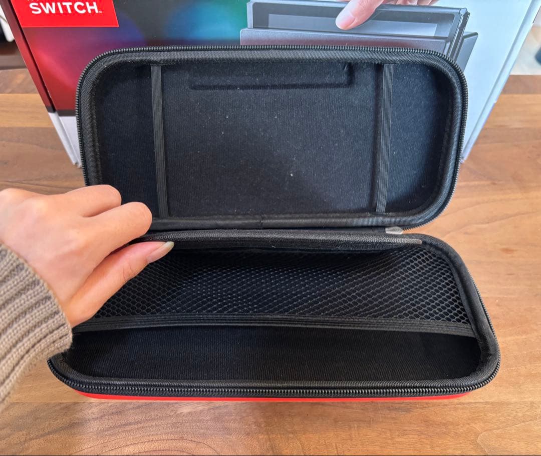 Nintendo Switch 本体　ソフト5本　セット　ケース付