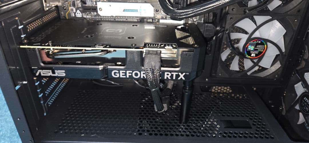 グラフィックボード・グラボ・ビデオカード ASUS Dual RTX 4070 SUPER EVO