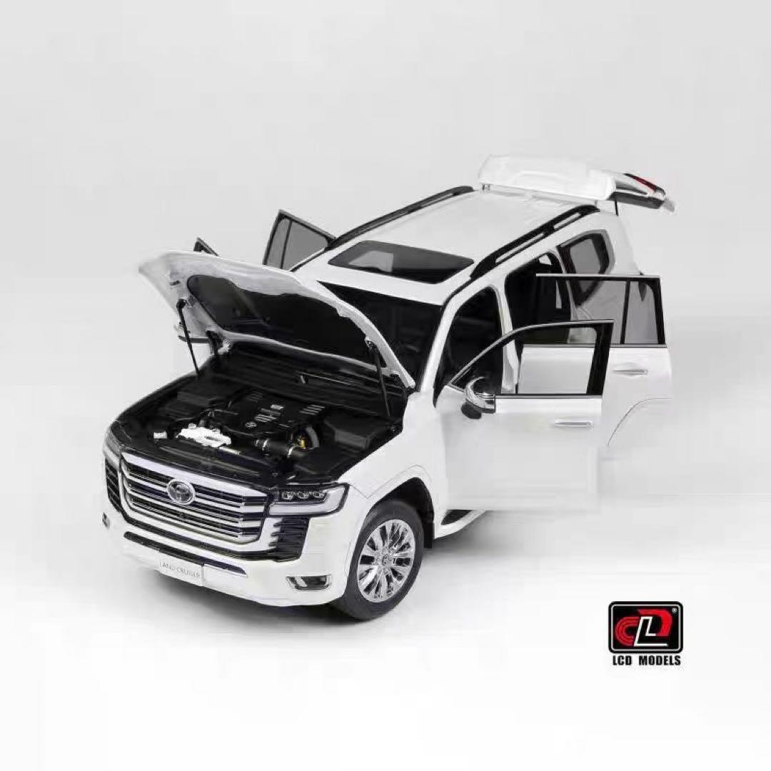 新発売 LCD 1/18 トヨタ ランドクルーザー 全開閉 ミニカー ホワイト