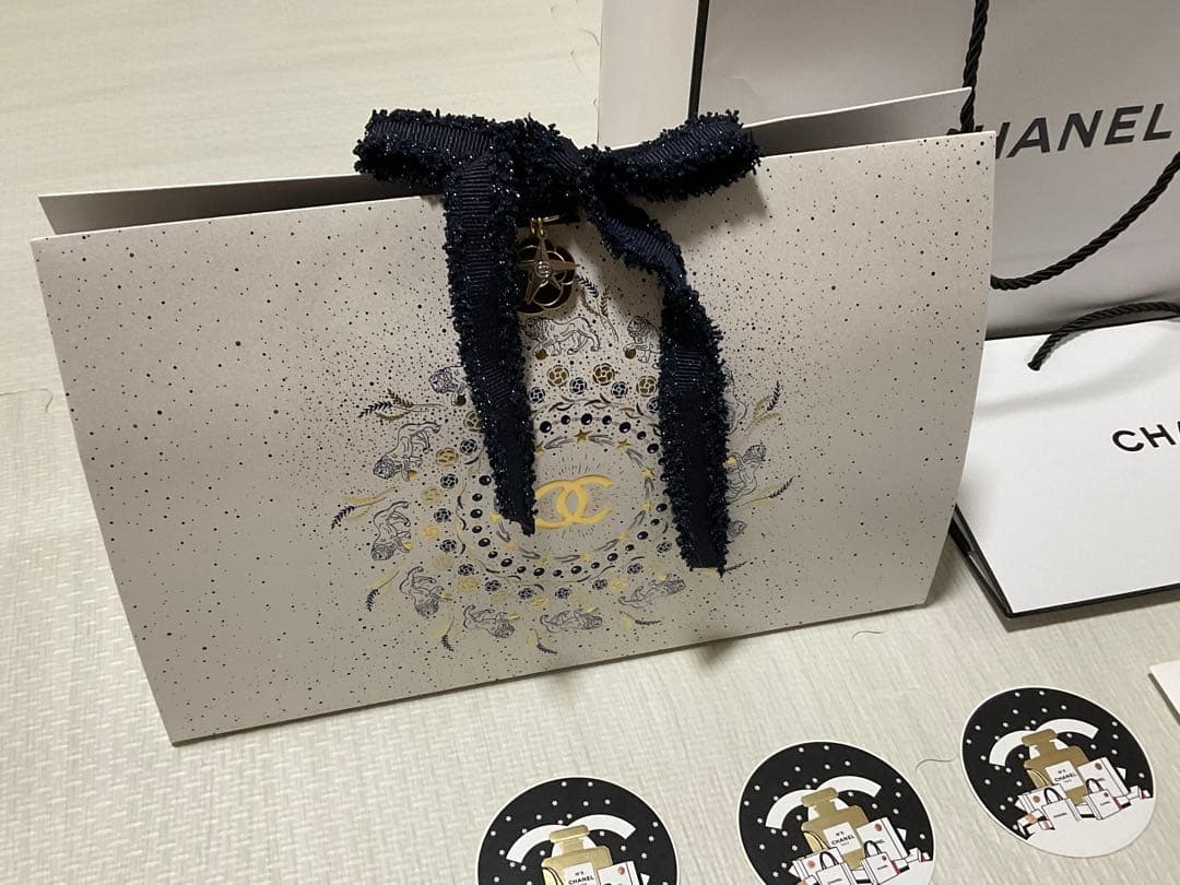 お*く様 シャネル 2025 クリスマス コフレ リップアンドネイルケアセット