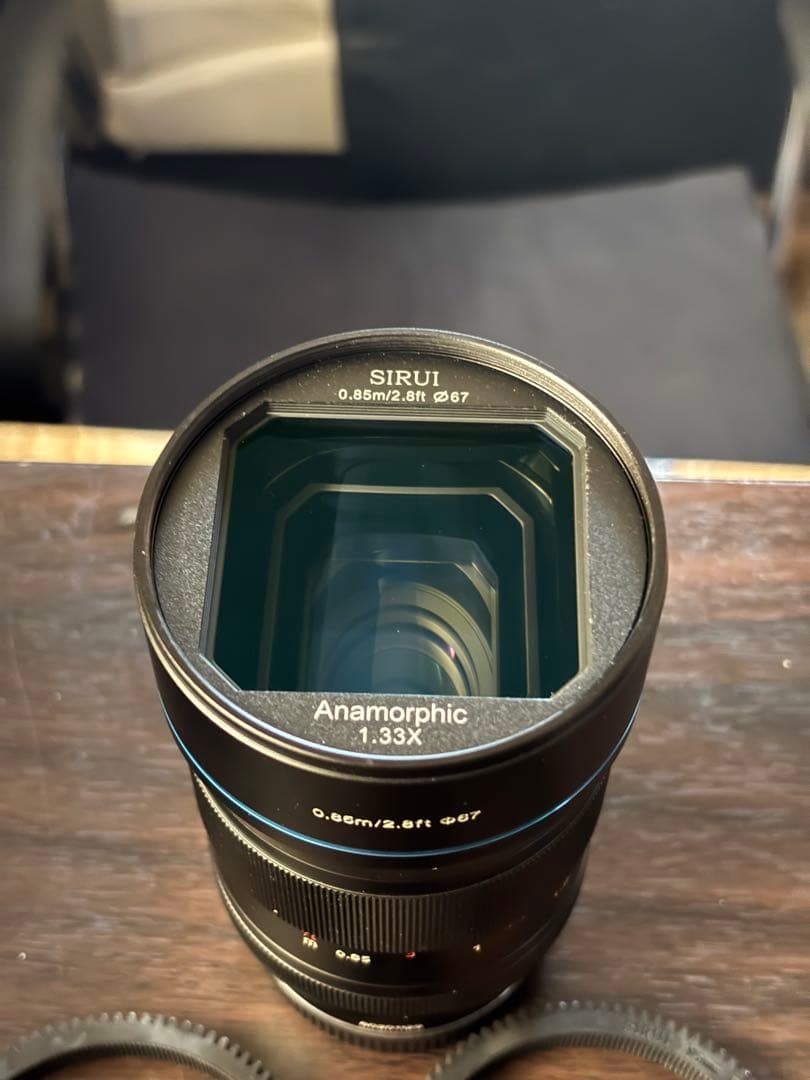 SIRUI 35mm F1.8 Anamorphic レンズ