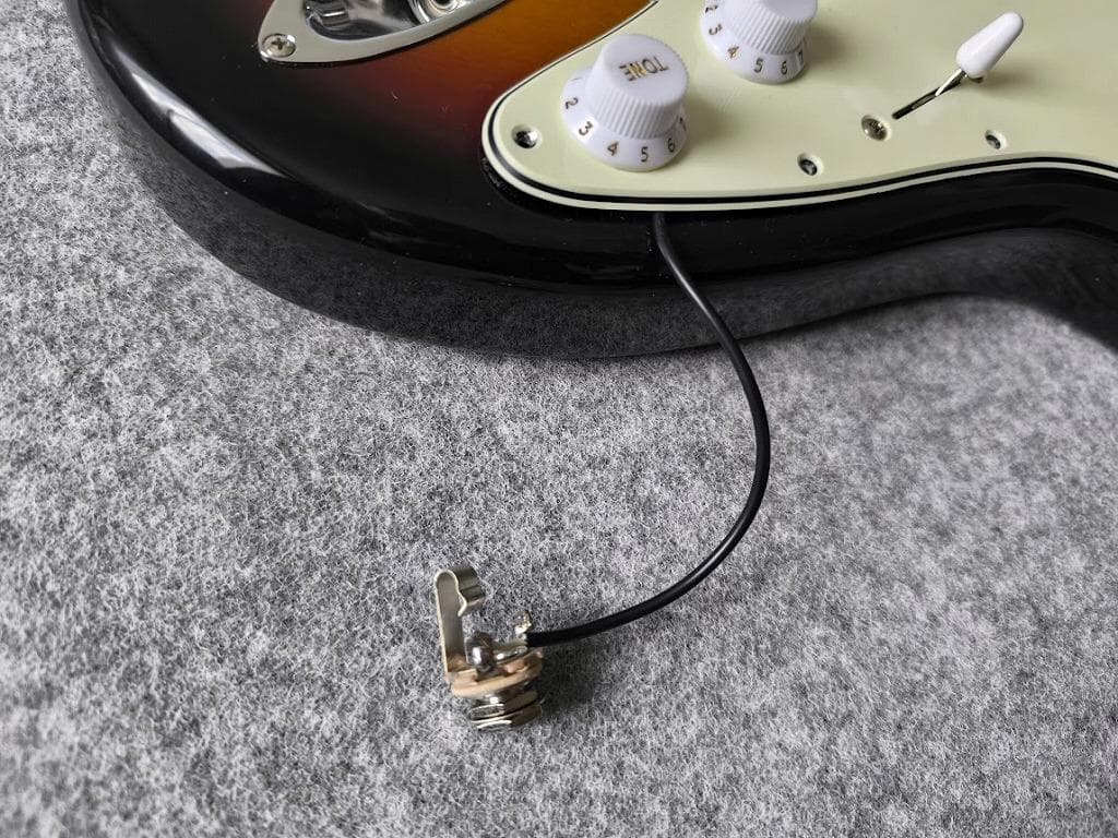 Black/Red/Black 3ply Voodoo最強9音色/Alnico5