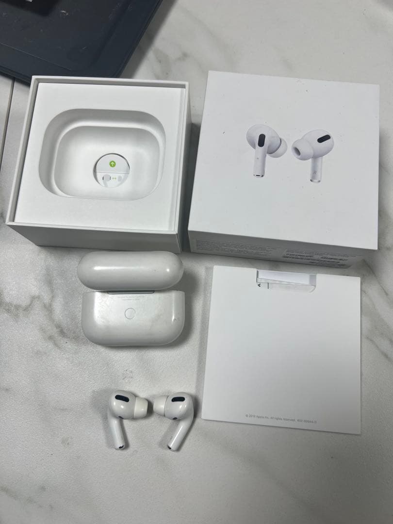 【美品】AirPods Pro ワイヤレスイヤホン 第一世代