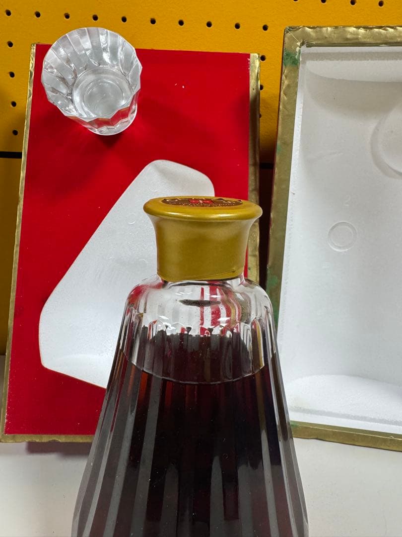 CAMUS コニャック Baccarat製 1863