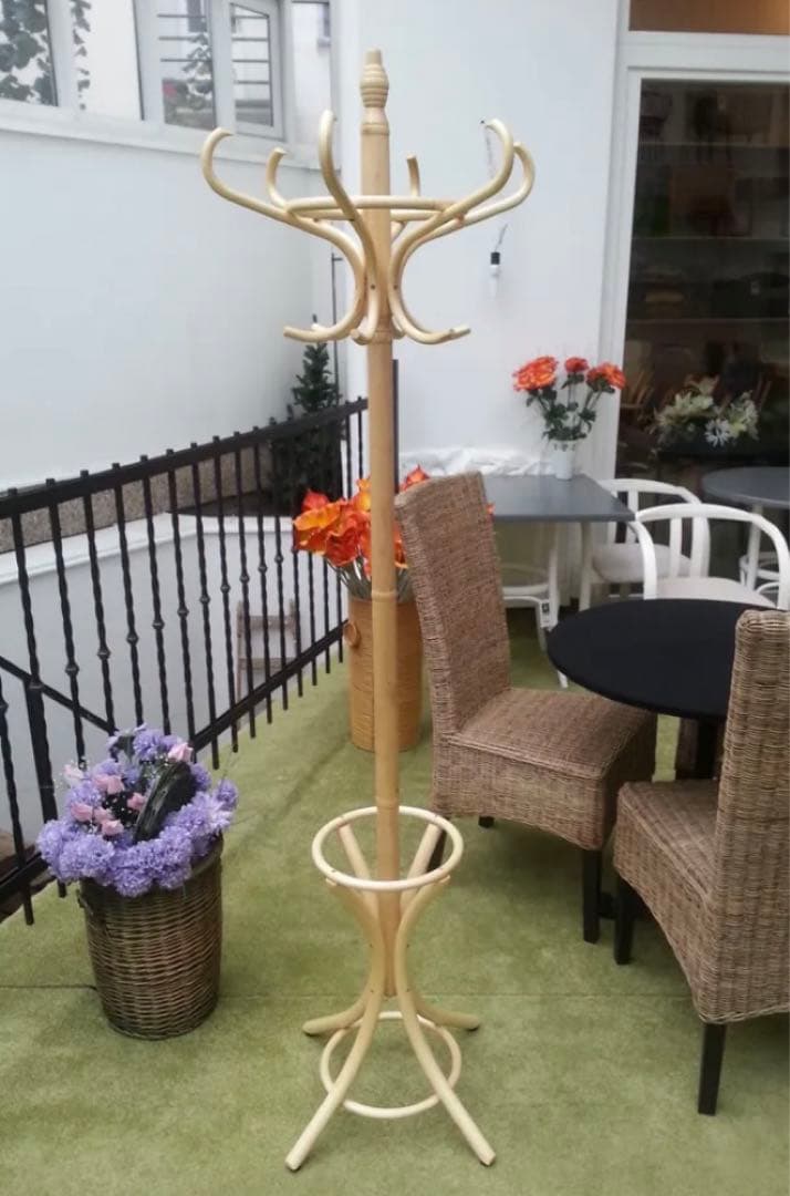 コートハンガー　チェコ共和国製　組立式