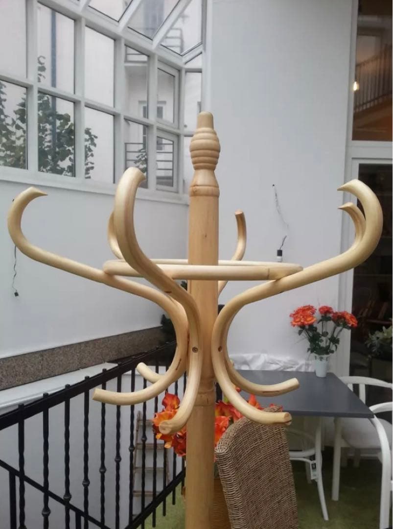 コートハンガー　チェコ共和国製　組立式