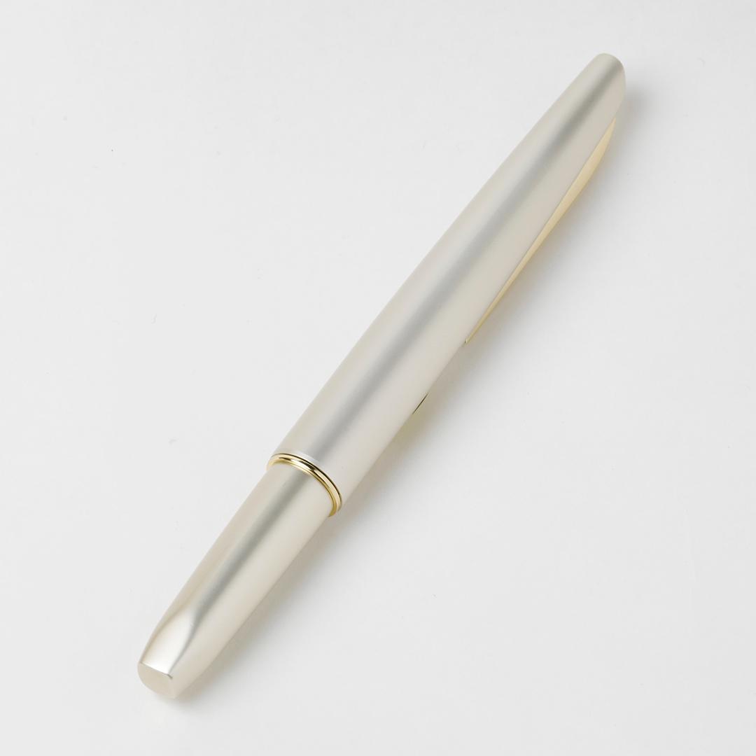未使用 プラチナ ポケット 18K 細軟 バイカラー白 万年筆 60年代製造 A