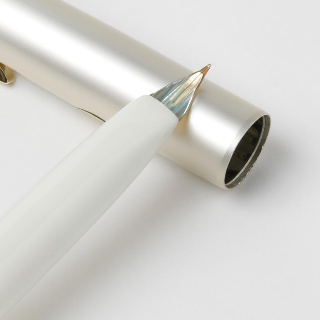 未使用 プラチナ ポケット 18K 細軟 バイカラー白 万年筆 60年代製造 A