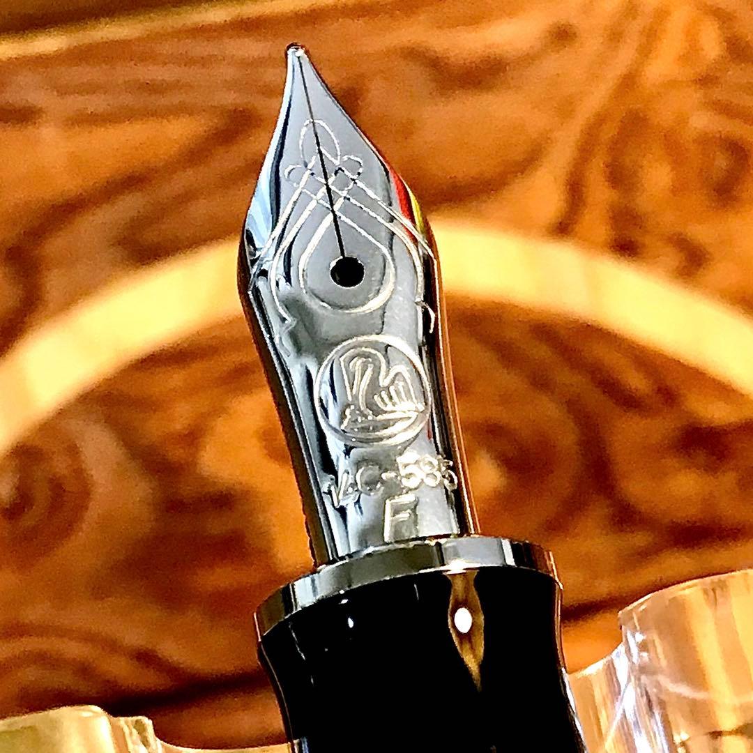 ☆ほぼ新品未使用☆美しいペリカン万年筆M405ブルー縞(Ｆ)