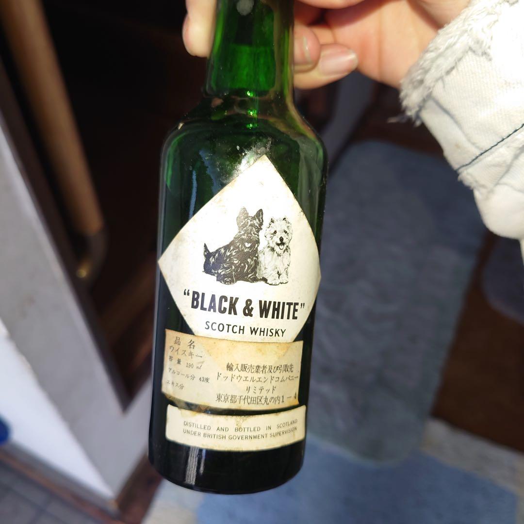 BLACK & WHITE スコッチウイスキー