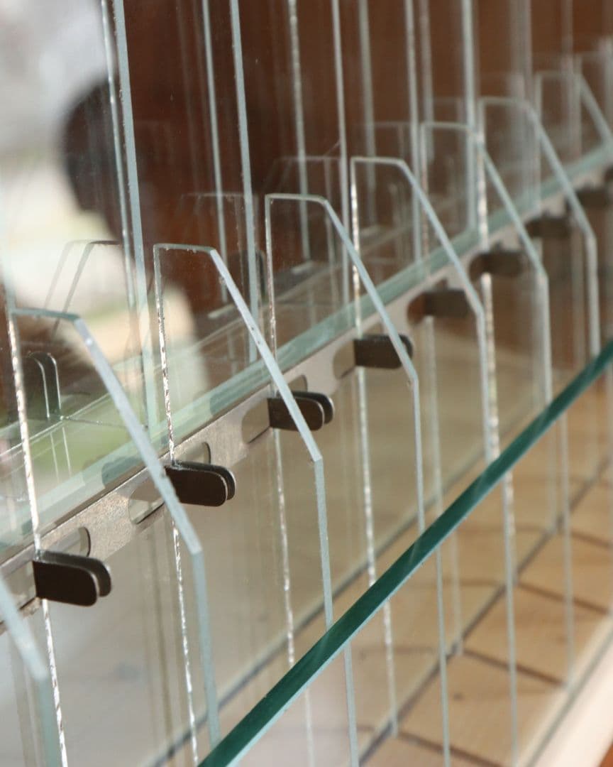 e*n様 古いガラスのペン立て　什器 飾り棚 ガラスケース 文房具