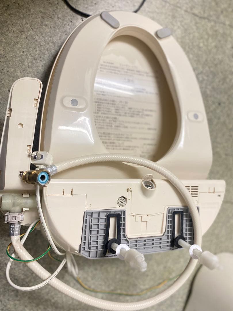 2020年製　Panasonic 温水洗浄便座（貯湯式）ホワイト