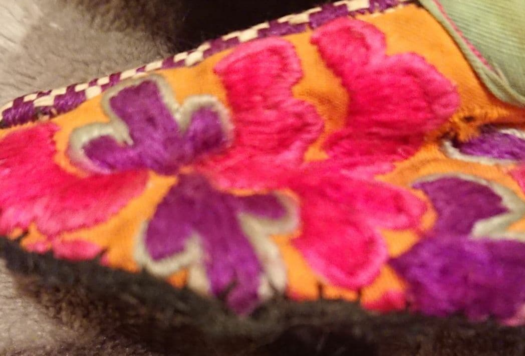 アンティーク 中国奥地少数民族 刺繍 幼児向け靴
