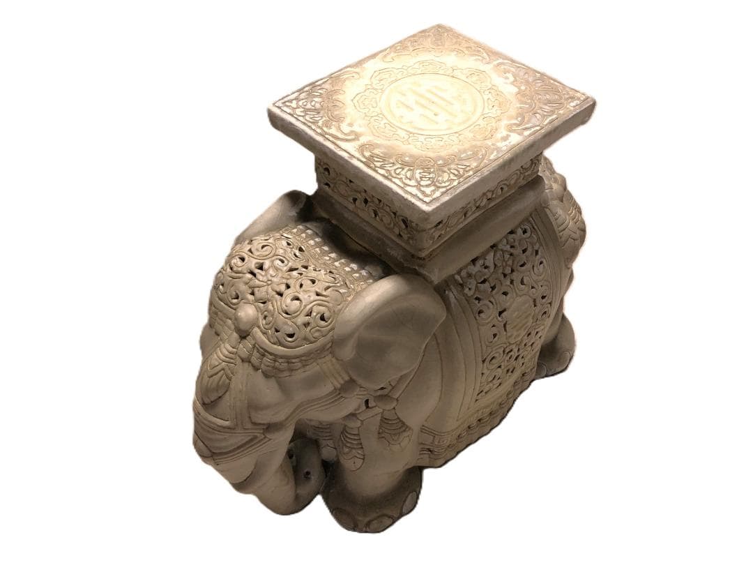 【 白釉象花台 】　アンティーク　吉祥蝙蝠文