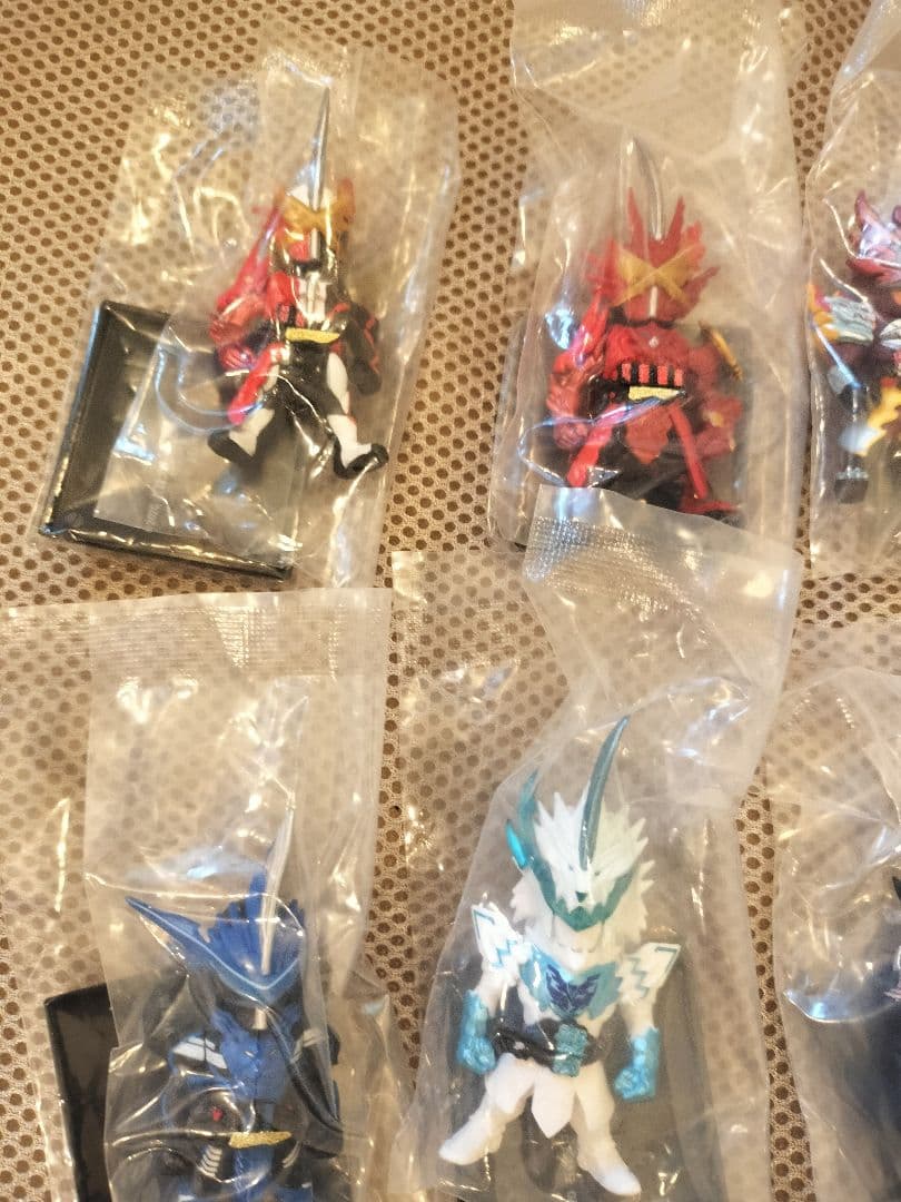 仮面ライダーコンバージ　ゼロワン　セイバー　ギーツ　40体セット