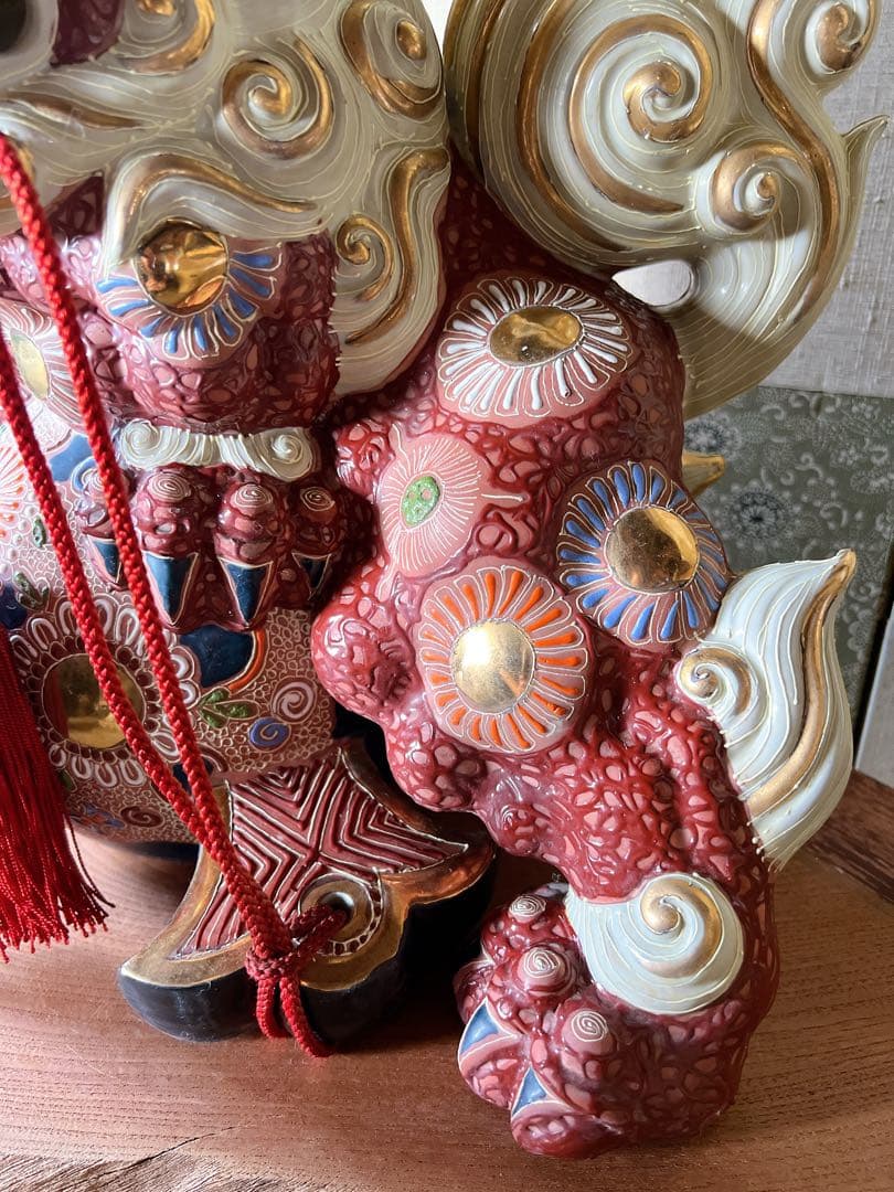 九谷焼　小槌乗り獅子 獅子 縁起物 置物 陶器 金彩 狛犬 魔除け 陶器