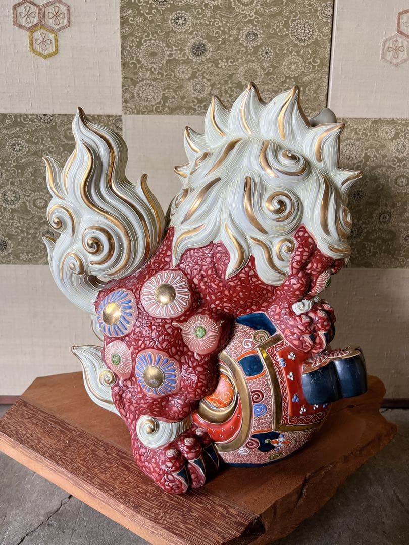 九谷焼　小槌乗り獅子 獅子 縁起物 置物 陶器 金彩 狛犬 魔除け 陶器
