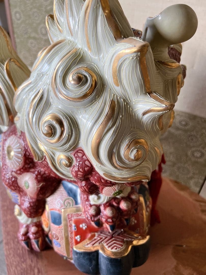 九谷焼　小槌乗り獅子 獅子 縁起物 置物 陶器 金彩 狛犬 魔除け 陶器