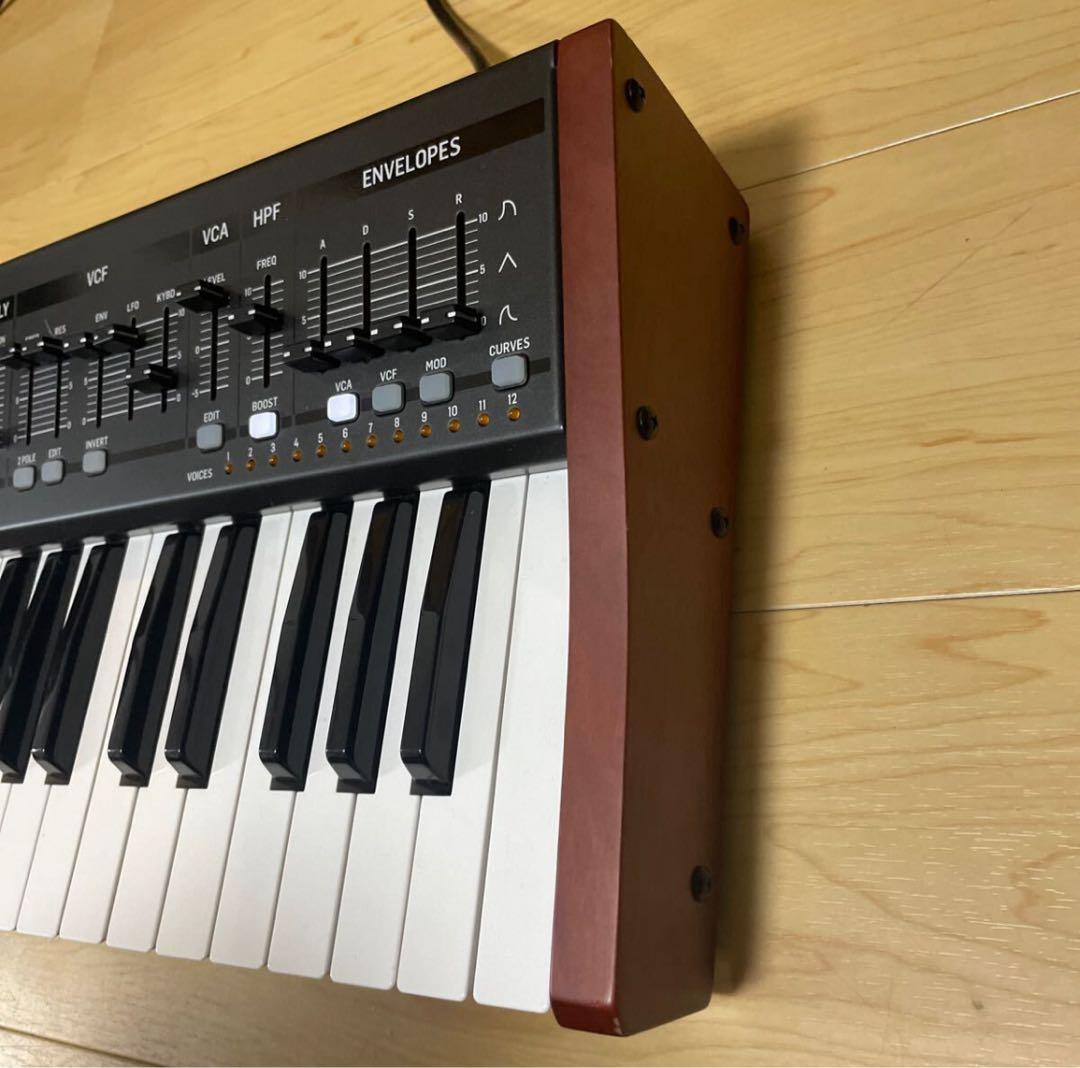 Behringer DeepMind 12 アナログシンセサイザー