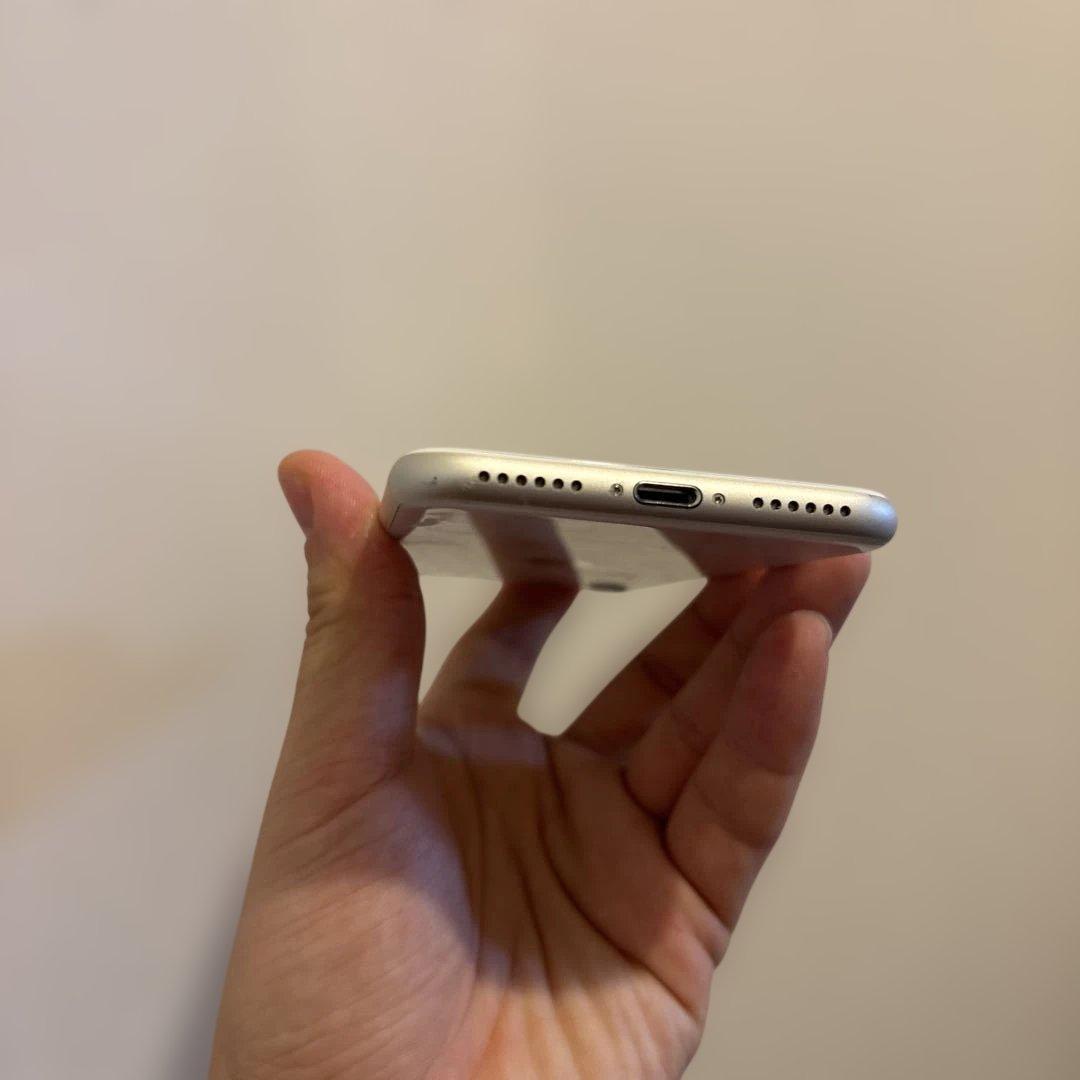 Apple iPhone SE3（第3世代） （特別仕様 / ホワイト）