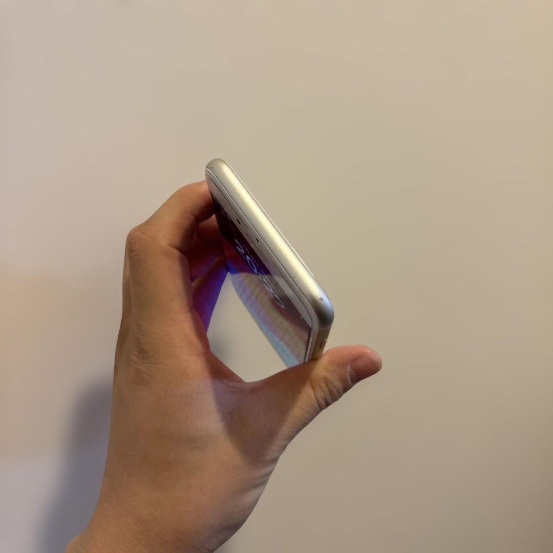 Apple iPhone SE3（第3世代） （特別仕様 / ホワイト）