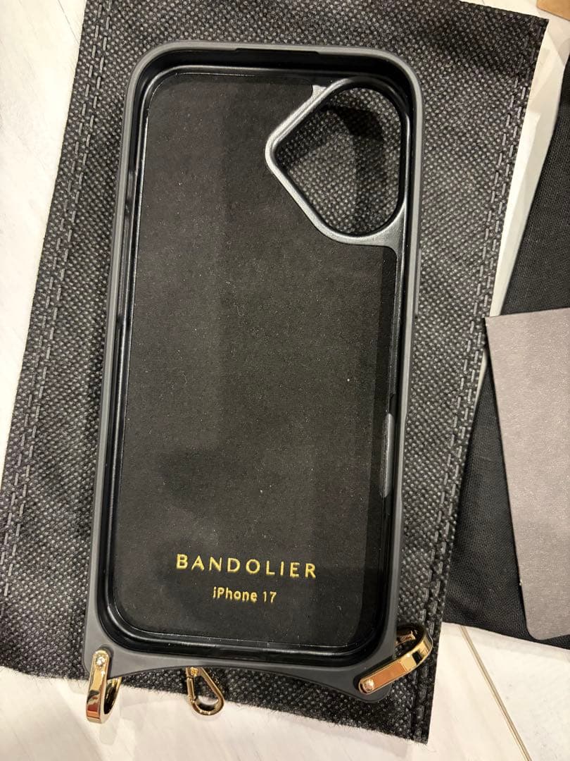 【iPhone17】 ストラップ未使用REMI MAGNET GOLD