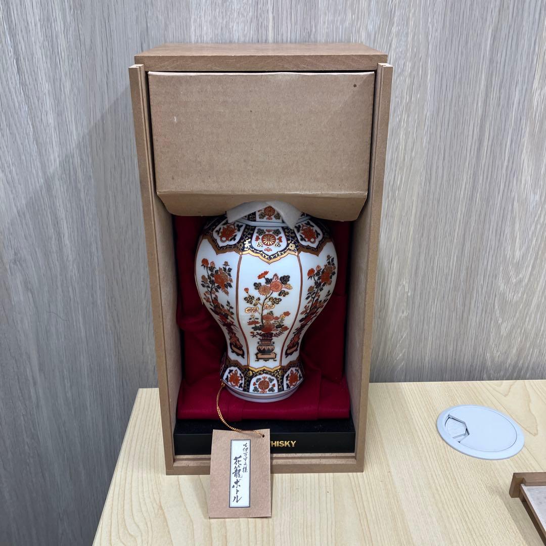 ニッカウヰスキー 古伊万里文様 花籠ボトル 660ml 43％