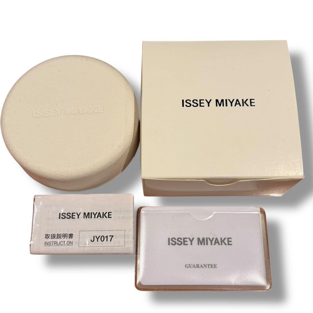 極美品　イッセイミヤケ O バングルタイプ　腕時計　吉岡徳仁　ヨシオカトクジン