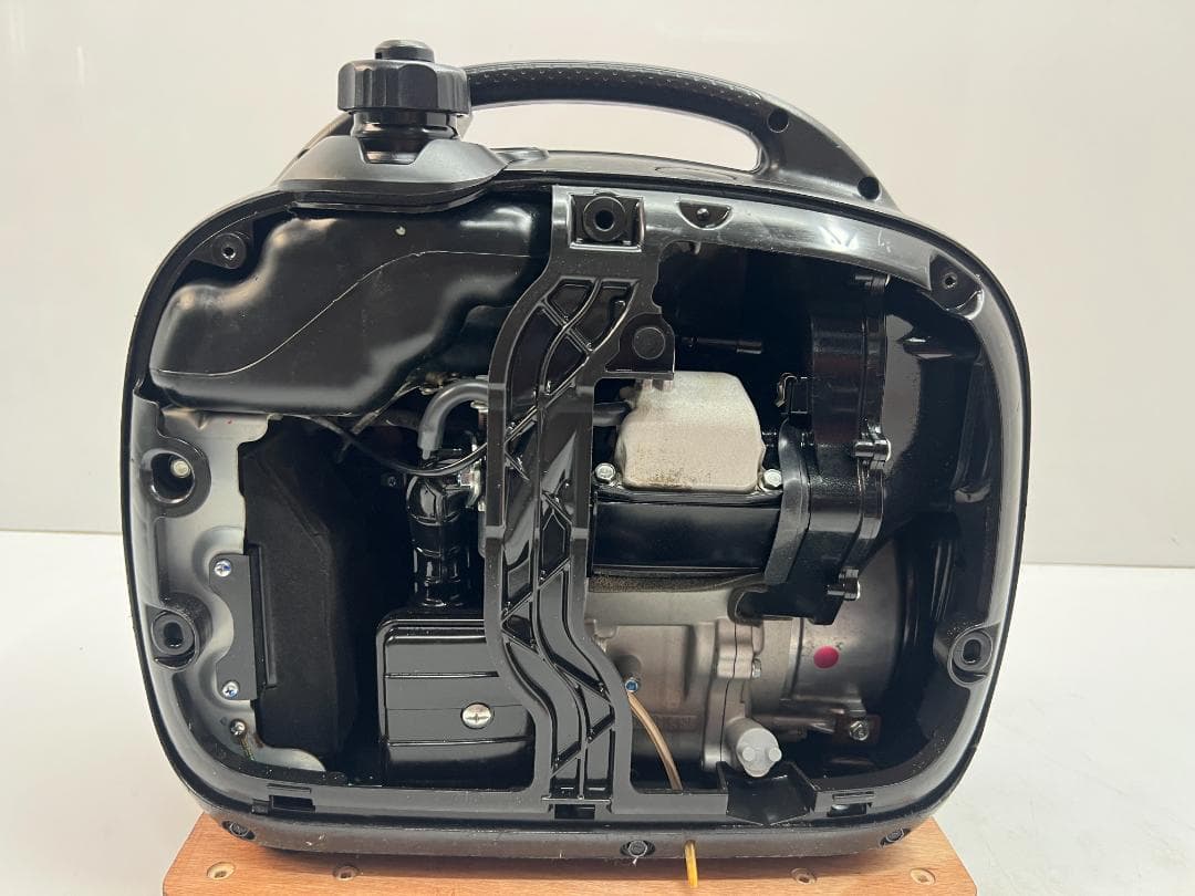 新ダイワ インバーター発電機 iEG1600M 【動作良好・保証付】★81212