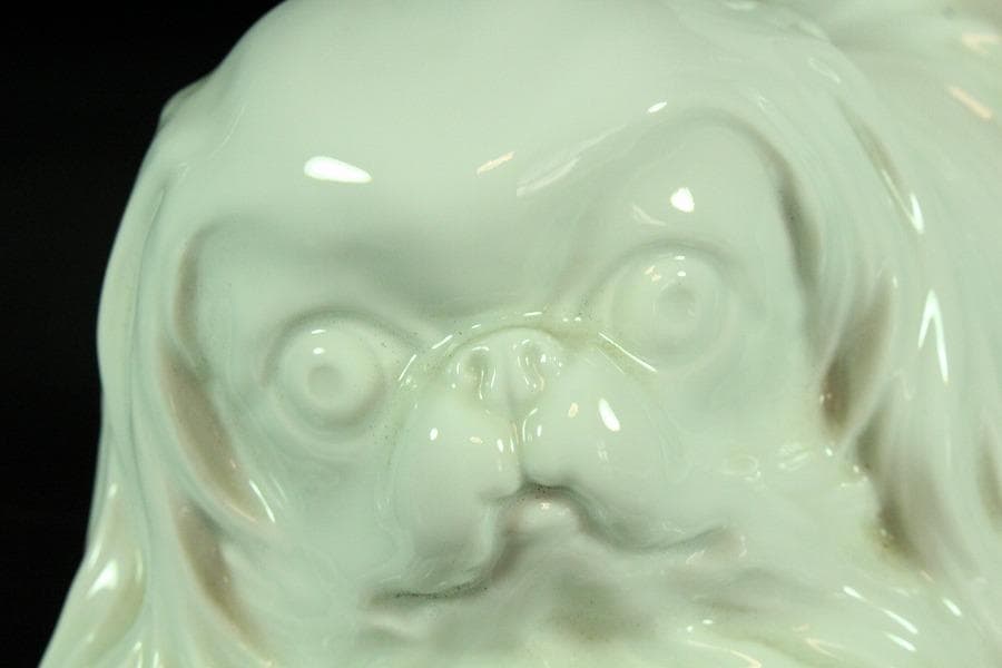 平戸 白磁 犬 置物 在銘 25cmx12cm(K-A203)