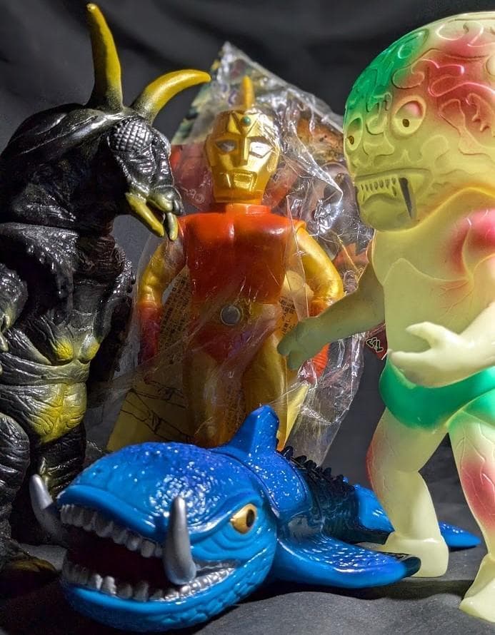 スペクトルマン＆登場怪獣（ベアモデル・マスダヤ復刻）ソフビフィギュア４体セット