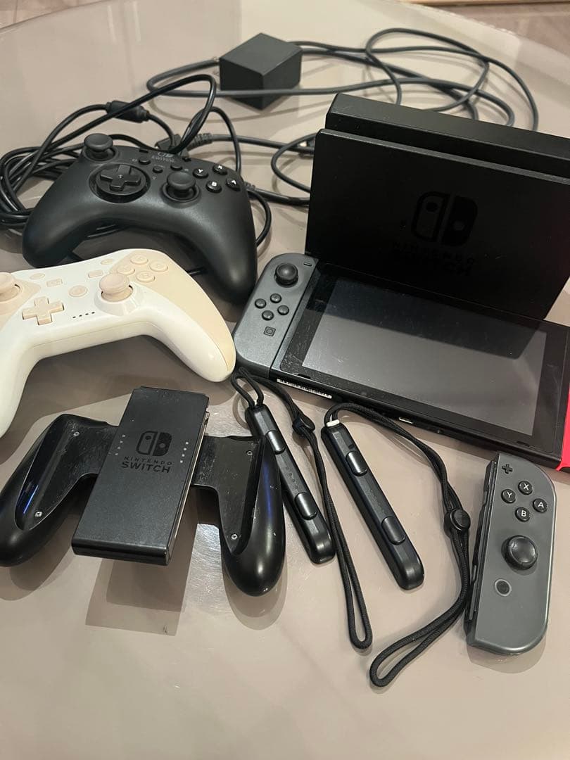 Nintendo Switch 本体とコントローラー等多数
