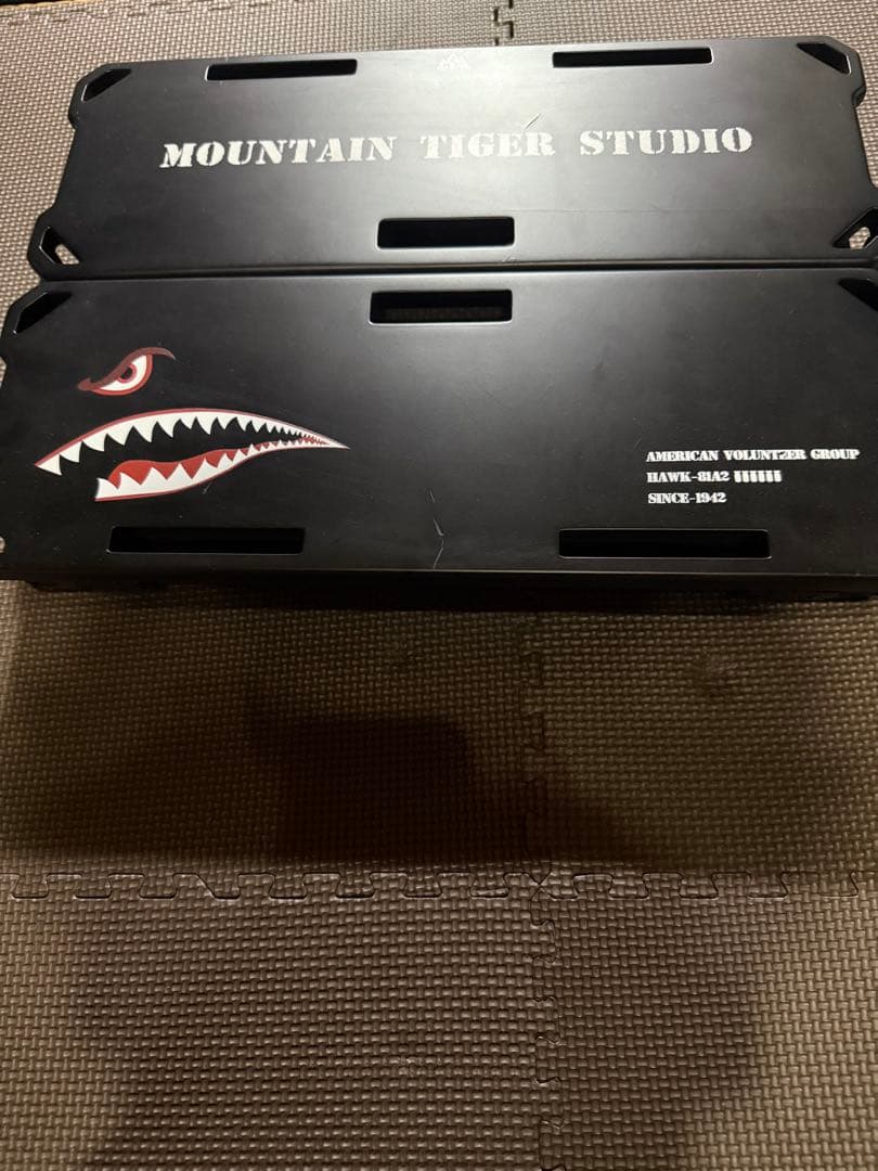 MTS MOUNTAINTIGERSTUDIO サメシェルコンテーブル