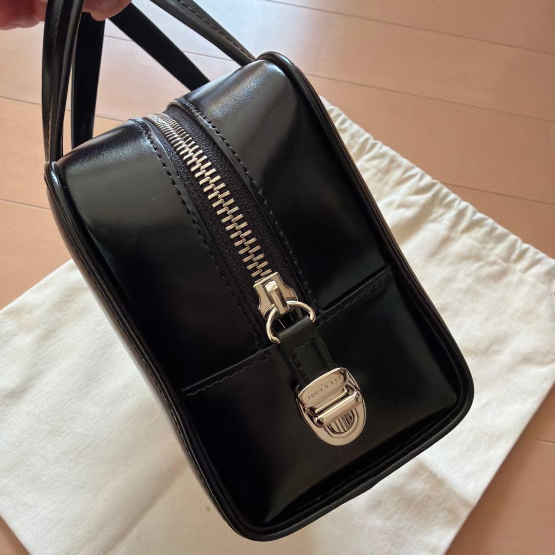 ほぼ新品TOUT Y EST / SAC LOQUET MINI (ブラック)