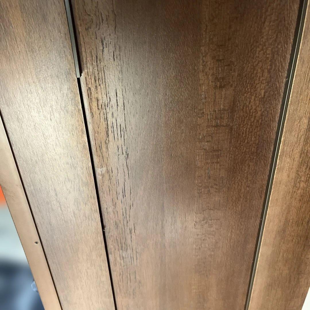 ダークブラウン木製スリットデザイン箪笥