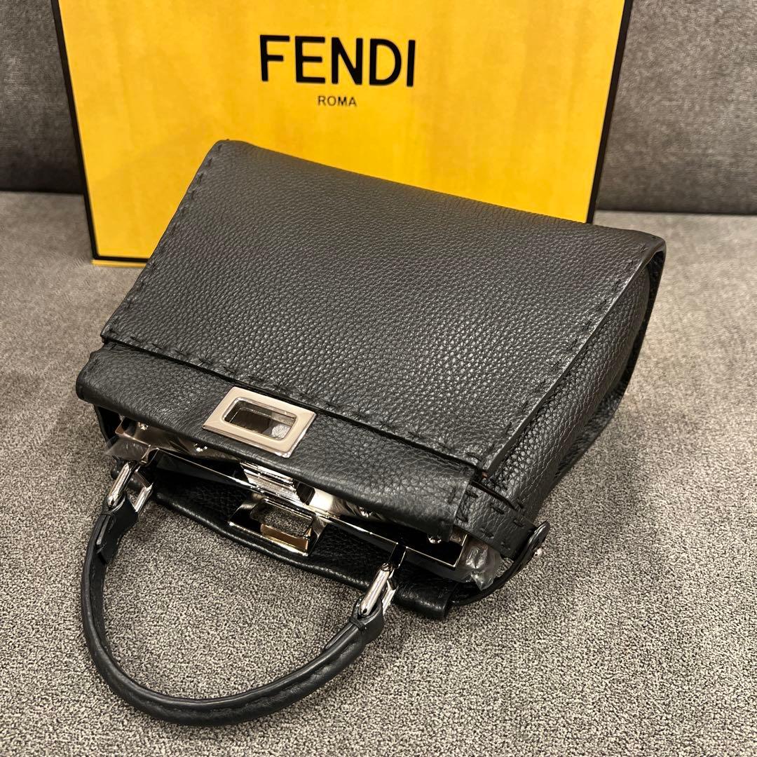 akiko【美品】FENDI ピーカブー　ミニ　ブラック　セレリア