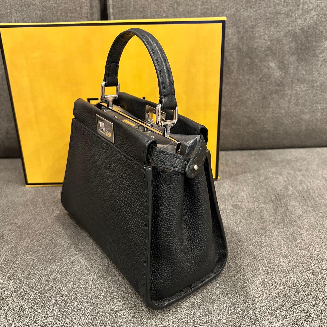 akiko【美品】FENDI ピーカブー　ミニ　ブラック　セレリア