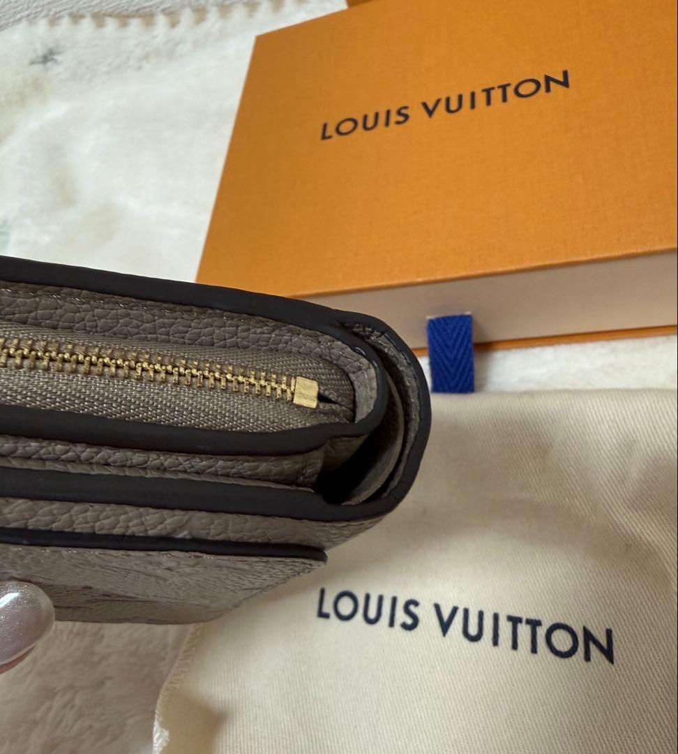 LOUIS VUITTON ボルトフォイユ・グレア