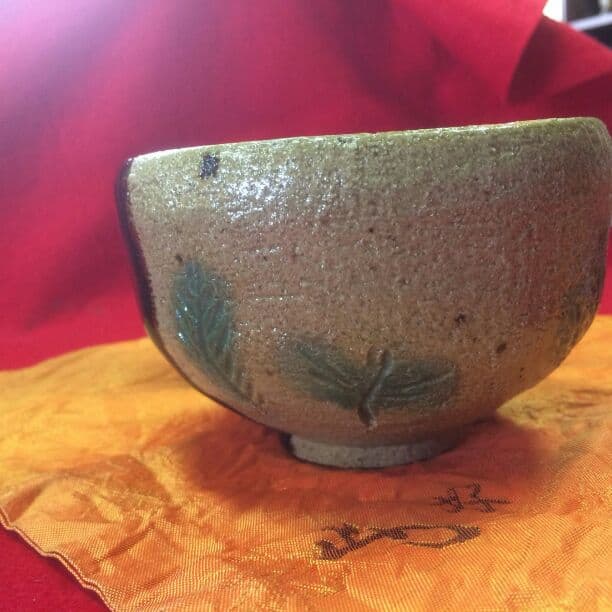 楽茶碗　松紋様