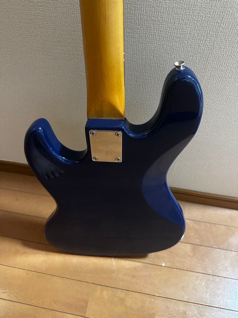 ベース Squier by Fender Jazz Bass